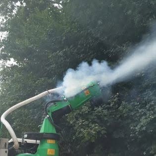 VIDEO Compania Municipală Eco Igienizare aplică, în noaptea de luni spre marți, tratamente împotriva țânțarilor