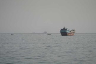 O navă cargo, lovită de un ‘proiectil necunoscut’ în Strâmtoarea Ormuz (agenția maritimă britanică)