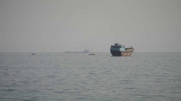 O navă cargo, lovită de un ‘proiectil necunoscut’ în Strâmtoarea Ormuz (agenția maritimă britanică)