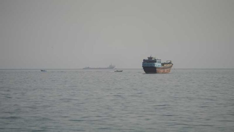 O navă cargo, lovită de un ‘proiectil necunoscut’ în Strâmtoarea Ormuz (agenția maritimă britanică)