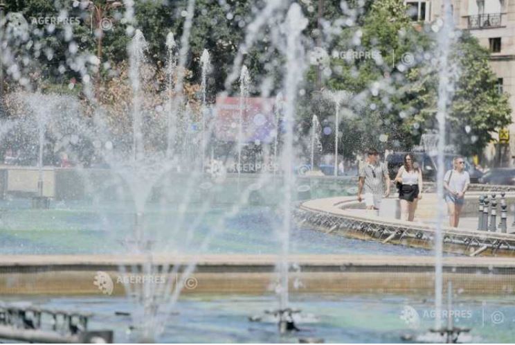 Vreme deosebit de caldă în București, în următoarele zile; instabilitate atmosferică, de joi după-amiaza (meteorologi)