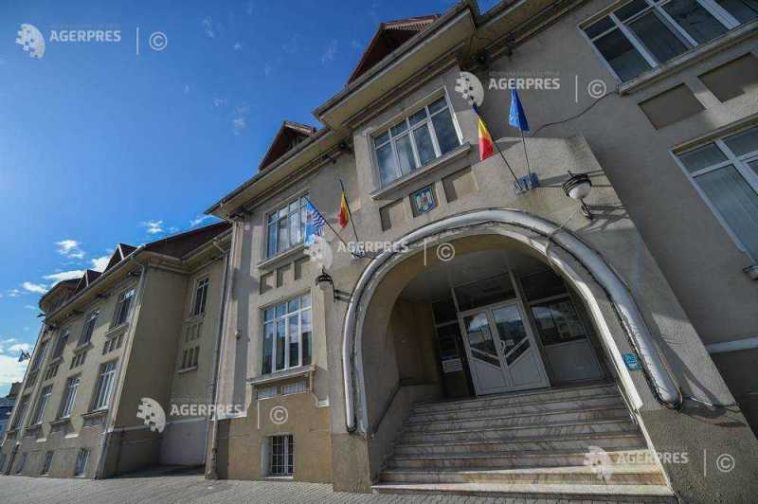 Giurgiu: Luminile din birouri au fost stinse și aerul condiționat doar cu program, la Primăria municipiului