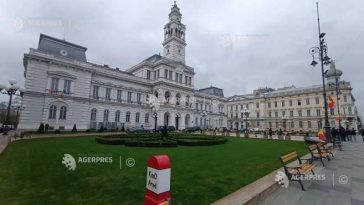 Primăria Arad a decis să reducă intensitatea iluminatului public și să-l suspende pe cel arhitectural
