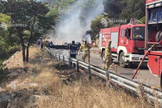 Grecia: Pompierii sunt în continuare mobilizați împotriva incendiilor de la nord-vest de Atena