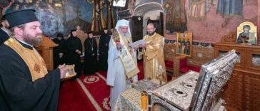 PF Daniel, la sfințirea raclei pentru moaștele Sfintelor Nazaria, Olimpiada și Elisabeta de la Văratec: Au viețuit în rugăciune neîntreruptă