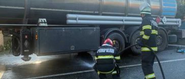 Alba: Trafic blocat pe DN 1, la Unirea, în urma unui accident cu o cisternă încărcată cu motorină