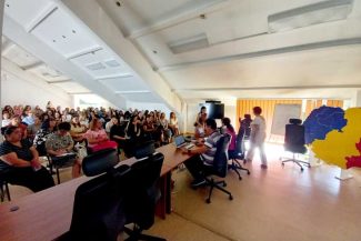 Bistrița-Năsăud: Posturile titularizabile, repartizate în ședință publică; concurență mare la educatoare și învățătoare
