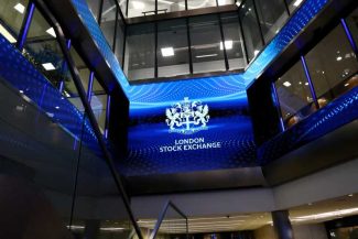 Marea Britanie simplifică reglementările IPO, în încercarea de a spori interesul pentru listările din Londra