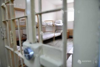 Cluj: Tineri reținuți pentru furtul unor tablete din incinta unei școli gimnaziale