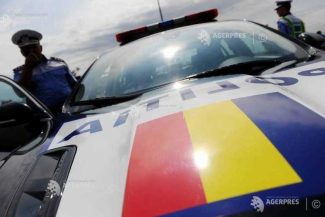 UPDATE Sibiu: Autoturism căzut în râul Olt la Barajul Scoreiu