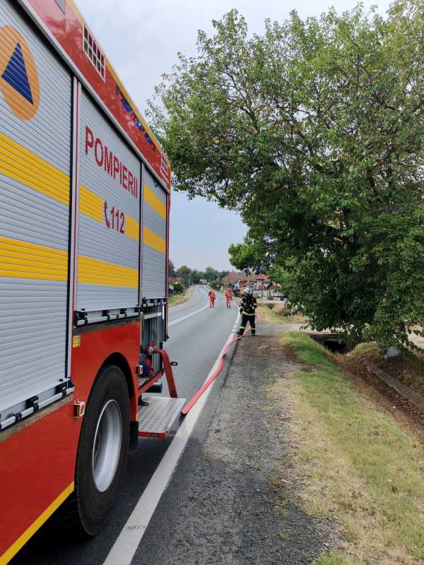 Timiș: Un autocamion încărcat cu 6.000 de litri de hipoclorit s-a răsturnat; populația, evacuată pe o rază de 200 de metri