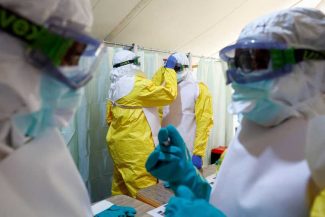 Ebola: Un caz suspect pe un vas care navighează spre Kinshasa