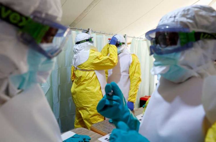 Ebola: Un caz suspect pe un vas care navighează spre Kinshasa
