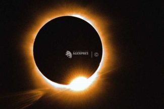 Bruxelles se prătește pentru ‘posibile repercusiuni’ asupra sectorului energetic determinate de eclipsa solară