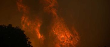 Pompierii, mobilizați în continuare împotriva incendiilor în Balcani