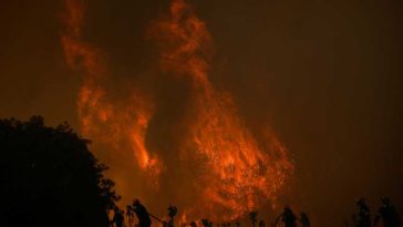 Pompierii, mobilizați în continuare împotriva incendiilor în Balcani