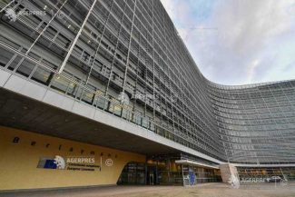 Comisia Europeană va evalua impactul amendamentelor adoptate de Parlament la legea decarbonizării din România