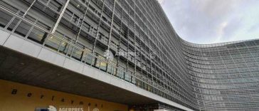 Comisia Europeană va evalua impactul amendamentelor adoptate de Parlament la legea decarbonizării din România