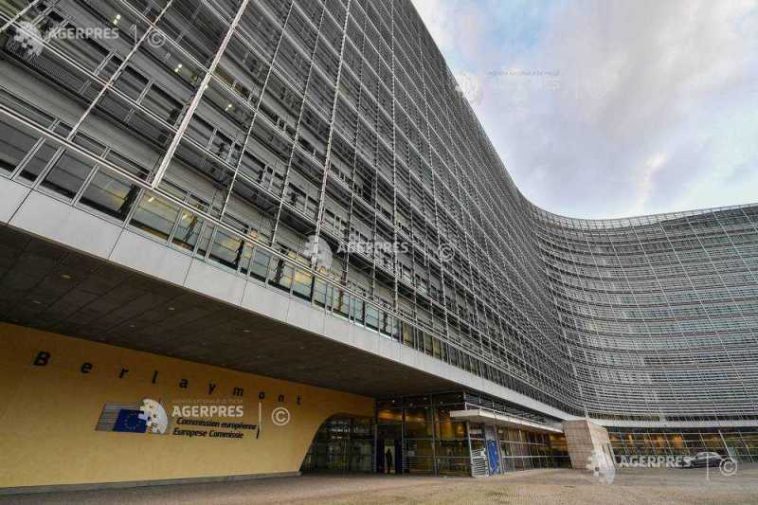 Comisia Europeană va evalua impactul amendamentelor adoptate de Parlament la legea decarbonizării din România