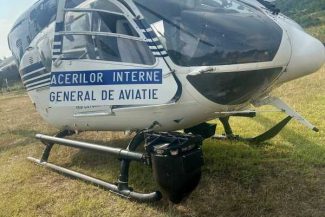 VIDEO Bacău: Căutări cu un elicopter, drone și câini de urmă pentru găsirea unei fete de 11 ani