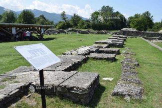 Hunedoara: Istorie, cercetare și muzică la Ulpia Traiana Sarmizegetusa, într-un eveniment dedicat patrimoniului roman (GALERIE FOTO)