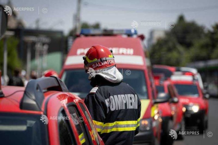Hunedoara: Degajări mari de fum la un centru comercial din Deva; 300 de persoane evacuate