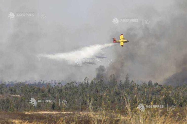 Un incendiu forestier activ în sud-vestul Spaniei s-a extins pe 4.000 de hectare