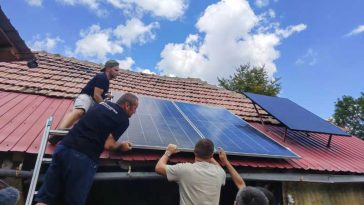 Peste o sută de case izolate, electrificate în șase ani prin programul ‘Energie pentru Viață’