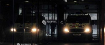Cluj: Trei tineri au fost reținuți în cazul atacării ambulanței ‘care fură copii’