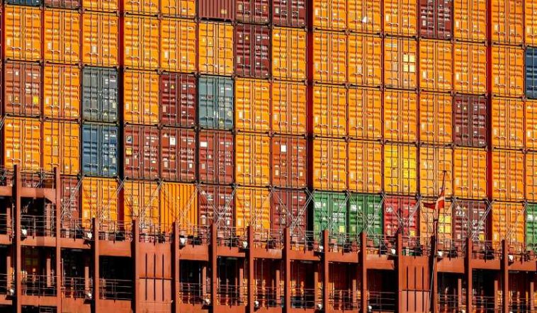 Deficitul comercial al Germaniei pe relația cu China crește; Beijingul depinde mai puțin de industria europeană