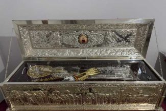 Argeș: Racla cu moaștele Sfintei Filofteia și ale Sfântului Ioanichie cel Nou, dusă în procesiune la Târgoviște