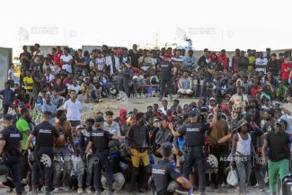 Mii de locuitori ai exclavei Ceuta, în stradă pentru a cere răspunsuri din partea Spaniei și a Europei