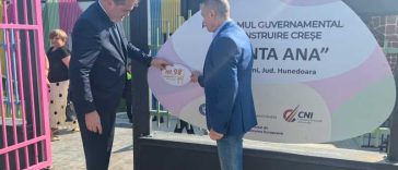 Hunedoara: O nouă creșă construită prin Programul ‘Sfânta Ana’, inaugurată de ministrul Cseke Attila în Uricani