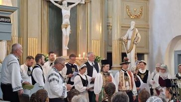 REPORTAJ Nuntă săsească tradițională cu ‘Dor de Transilvania’ – ‘iubirea trece, hectarele rămân’