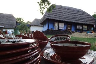 Maramureș: ”Dorul pâinii de acasă” – eveniment la Muzeul băimărean al Satului dedicat pâinii coapte pe vatră