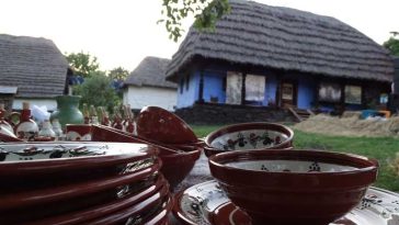 Maramureș: ”Dorul pâinii de acasă” – eveniment la Muzeul băimărean al Satului dedicat pâinii coapte pe vatră