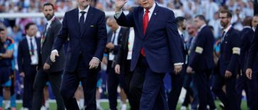 Fotbal: Donald Trump consideră că FIFA ar comite o ‘teribilă greșeală’ dacă l-ar înlocui pe Infantino de la conducere