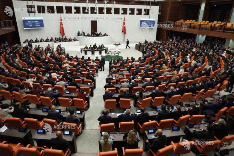 Turcia a adoptat o lege istorică pentru reintegrarea combatanților PKK
