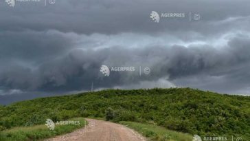 ANM: Atenționări Cod galben de caniculă și de vânt puternic și averse torențiale pe parcursul zilei de miercuri