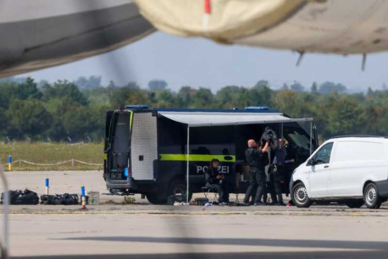 Activitatea unui aeroport din Germania, perturbată din nou de survolul unei drone neidentificate