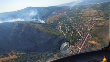 Caraș-Severin: Incendiile forestiere continuă în zonele Măru și Rusca Montană
