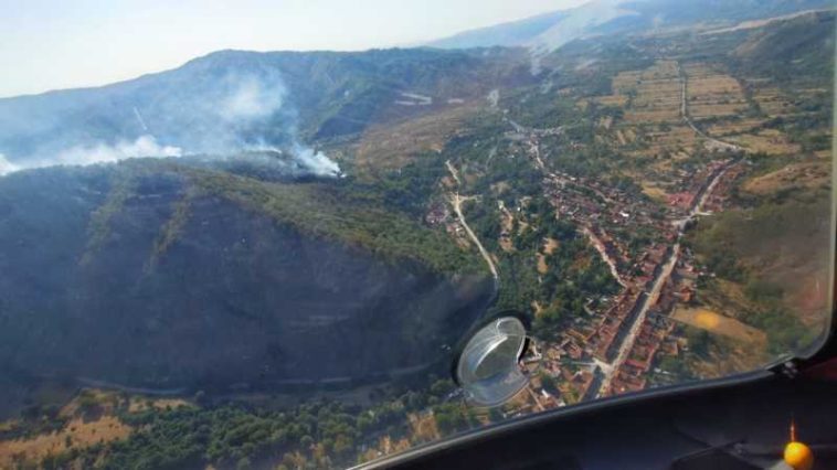 Caraș-Severin: Incendiile forestiere continuă în zonele Măru și Rusca Montană