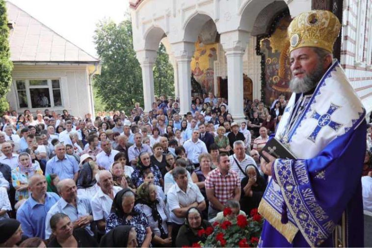 Maramureș: Mii de pelerini așteptați la Mănăstirea Rohia, care marchează 100 de ani de viață monahală