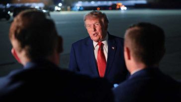 Trump confirmă că a plecat de la summitul NATO cu alt avion decât se știa