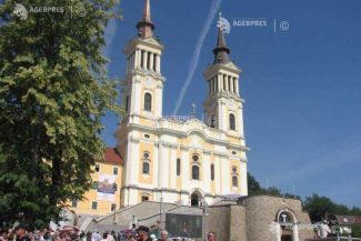 Arad: Mii de credincioși, așteptați la Basilica Maria Radna și la Mănăstirea Hodoș-Bodrog în ziua Adormirii Maicii Domnului