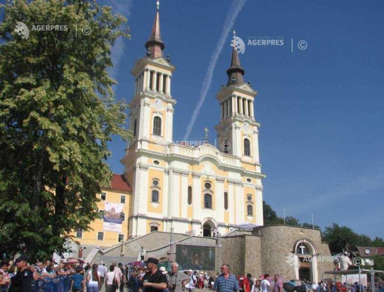 Arad: Mii de credincioși, așteptați la Basilica Maria Radna și la Mănăstirea Hodoș-Bodrog în ziua Adormirii Maicii Domnului