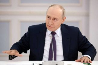 Președintele rus Vladimir Putin acuză NATO de crearea unor tensiuni în regiunea arctică
