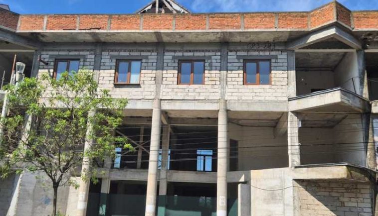 Arad: O clădire abandonată din Nădlac va fi transformată în laboratoare școlare, printr-o investiție de 15 milioane de lei