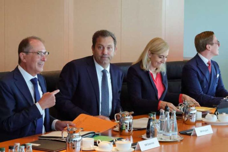 Germania: Guvernul aprobă proiectul ‘pensiei timpurii’ cu 10 euro pe lună pentru copii