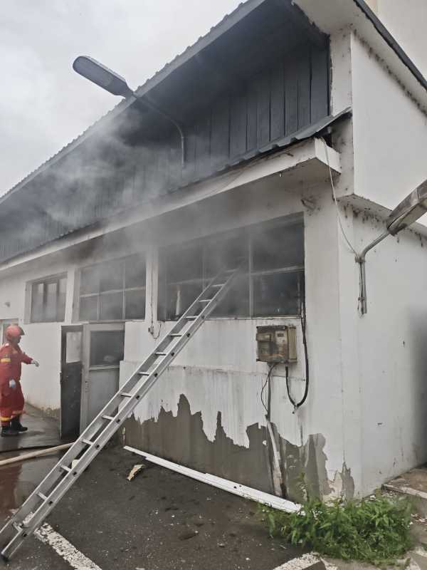 Suceava: Incendiu la o cameră tehnică a Spitalului Orășenesc Gura Humorului